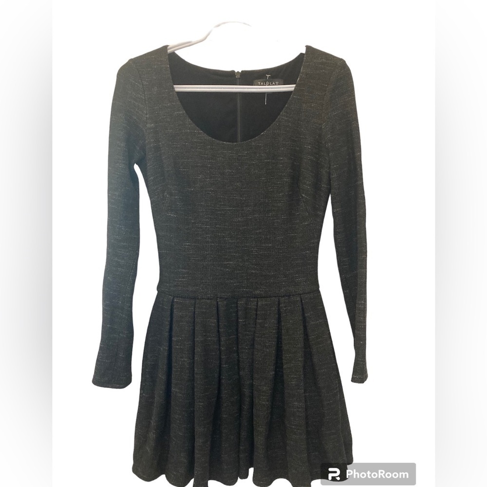 ARITZIA Talula Long sleeve grey dress fit and flair​